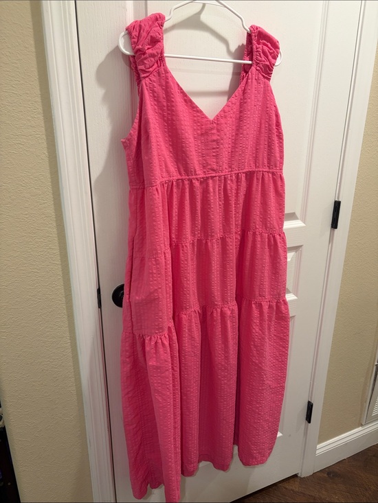 Old Navy Dresses & Skirts - Old Navy Pink tiered maxi dress with tie-back detail